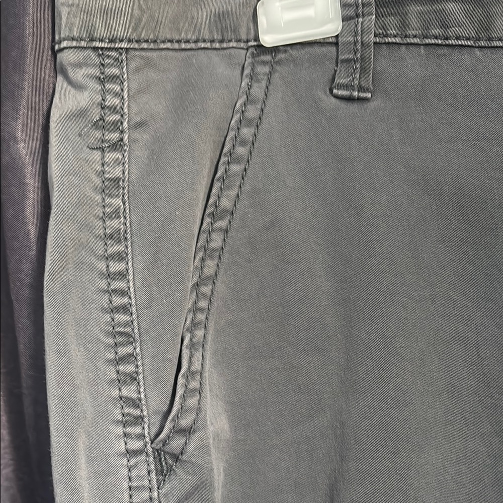 Woman’s Gray Capris - Picture 4 of 10